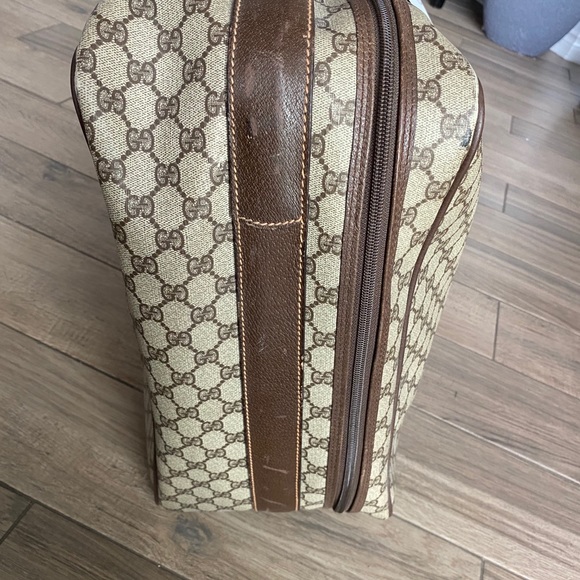 Vintage authentic Gucci luggage suitcase - Picture 5 of 14